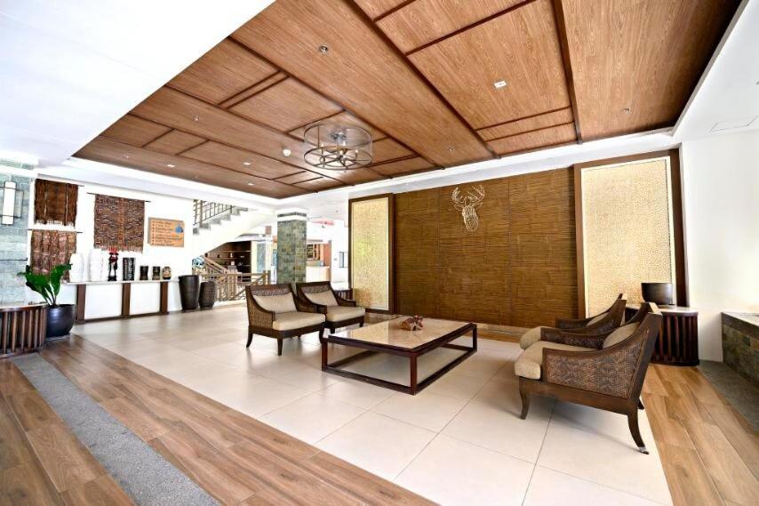 The Aston Executive Suite 2Br Balcony Near Mines View Baguio Baguio City Exterior photo